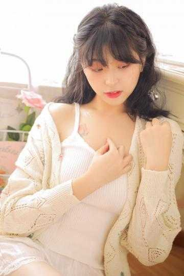 《综漫不会对大学生好一点的》作者：离邯（纯爱 衍生 综漫 穿越 成长 中二 我流 迪化）