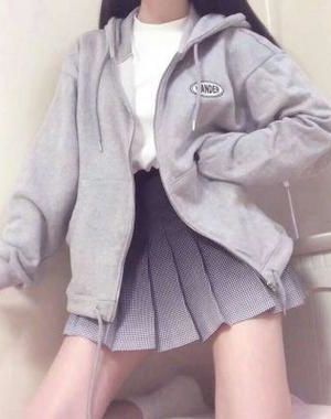 女扮男装后抢了男主的路