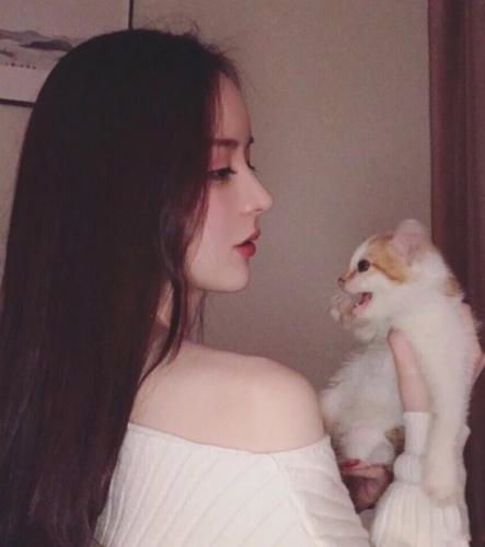 《霓虹甜心》作者：迩柳